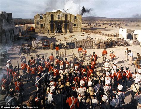 Remember The Alamo! A Triumphant Stand Against Mexican Forces Featuring Colorful Characters and Action-Packed Sequences!